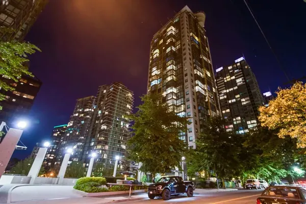Downtown, Vancouver — exterior view