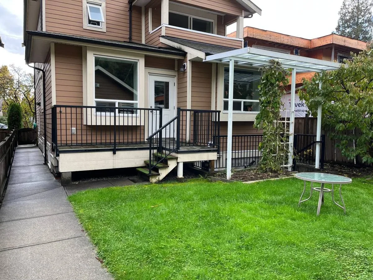 Hope Road, North Vancouver — property photos