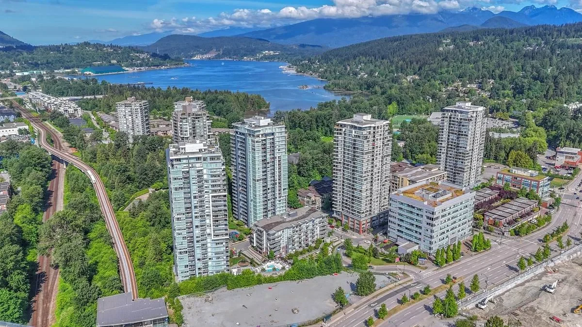 The Grande, Port Moody — property photos