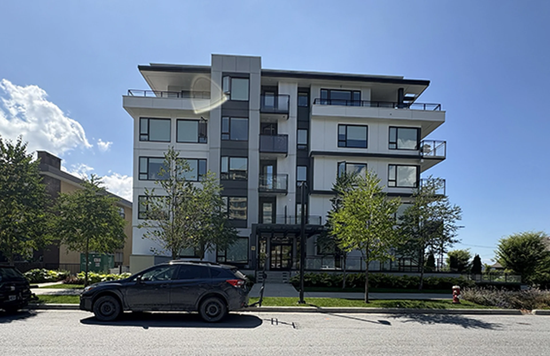 Avesta Building, North Vancouver — property photos