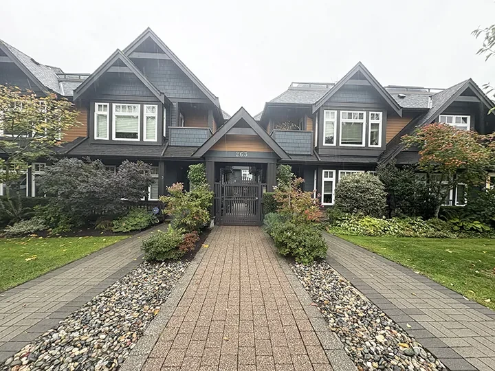 Lower Lonsdale, North Vancouver — property photos