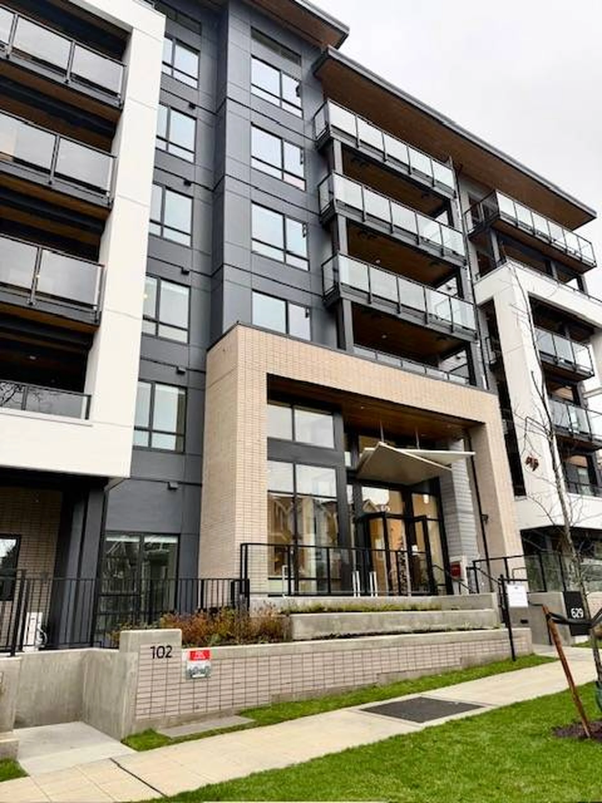 Cardinal, Coquitlam — property photos