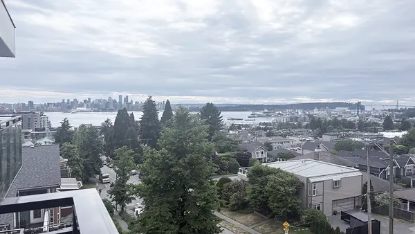 Avesta Building, North Vancouver — exterior view